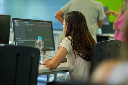 girlcoding.jpg